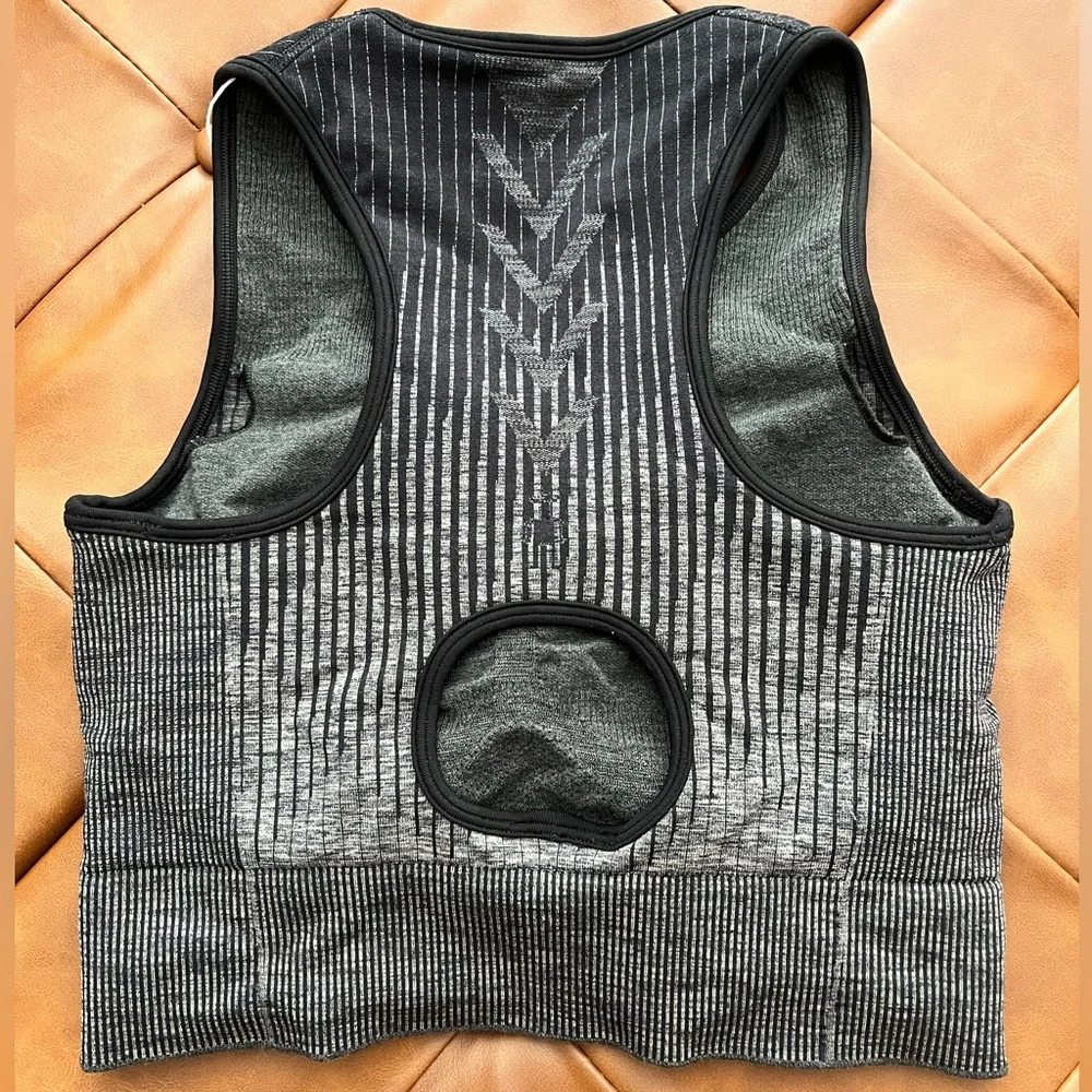 NWT Smartwool Women’s Sports Crop Bra - Size Medium - Black Heather - Picture 3 of 4